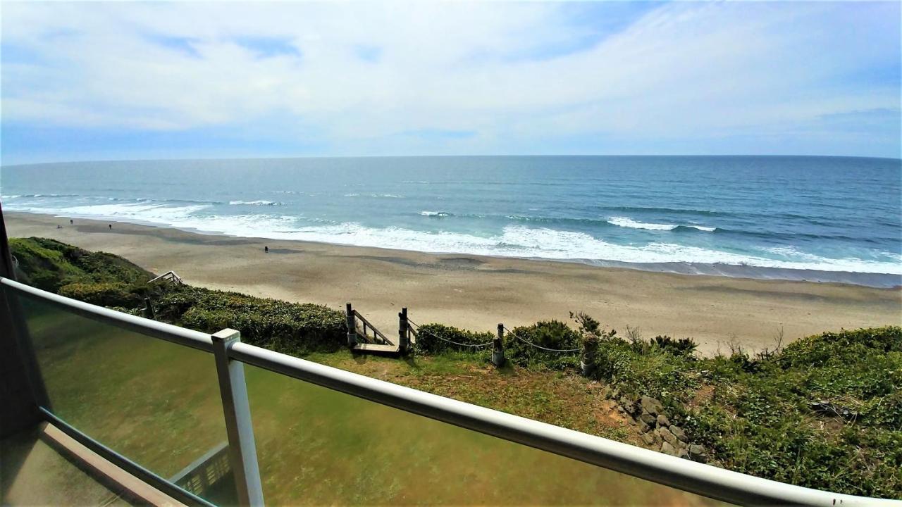 Nelscott Manor Hotel Lincoln City Exterior photo